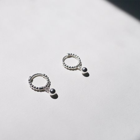 BALL ONE-TOUCH EARRINGS